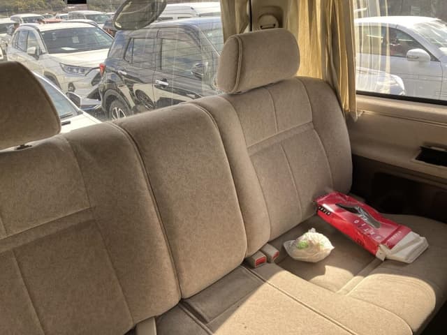 2001 Toyota Grand Hiace JDM car for sale — photo 10 of 12