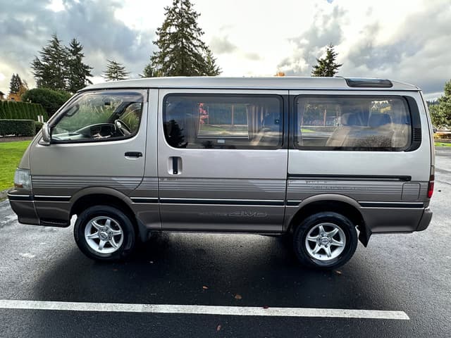 1996 Toyota HiAce JDM car for sale — photo 6 of 19