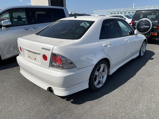 1999 Toyota Altezza JDM car for sale — photo 3 of 13