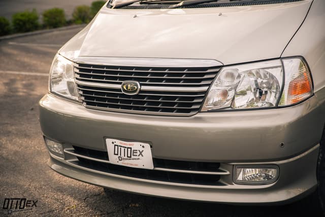 2001 Toyota Granvia JDM car for sale — photo 16 of 25
