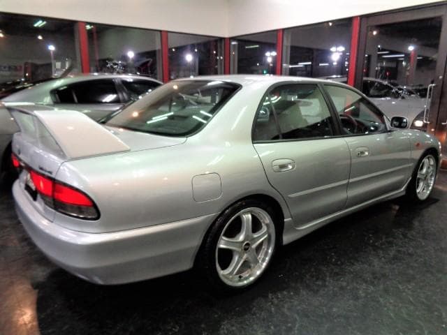 1995 Mitsubishi Galant JDM car for sale — photo 3 of 25