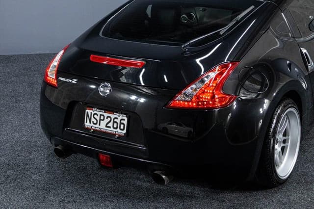 2009 Nissan Fairlady Z JDM car for sale — photo 10 of 18
