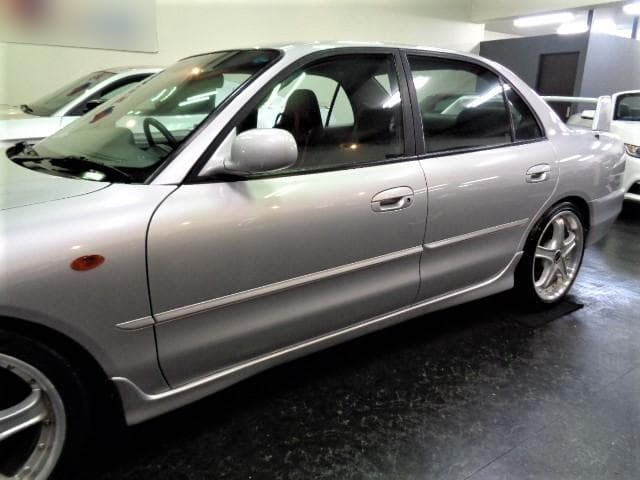 1995 Mitsubishi Galant JDM car for sale — photo 19 of 25