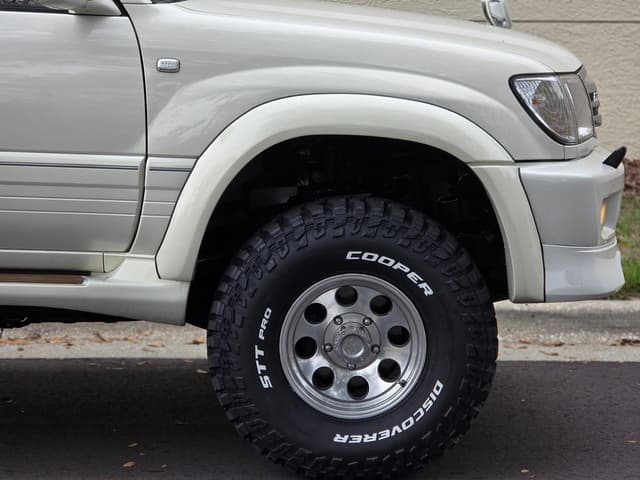 2000 Toyota Land Cruiser JDM car for sale — photo 10 of 25