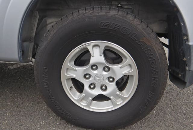 2007 Mitsubishi Pajero JDM car for sale — photo 10 of 25