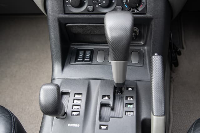 2000 Mitsubishi Pajero JDM car for sale — photo 13 of 15