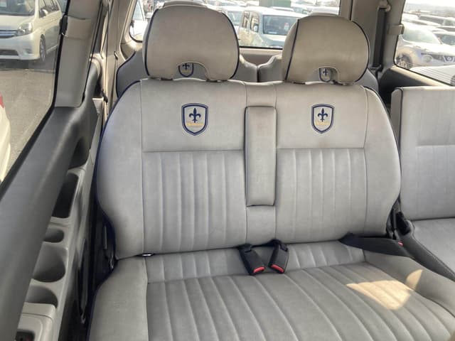 2000 Mitsubishi Delica JDM car for sale — photo 9 of 11