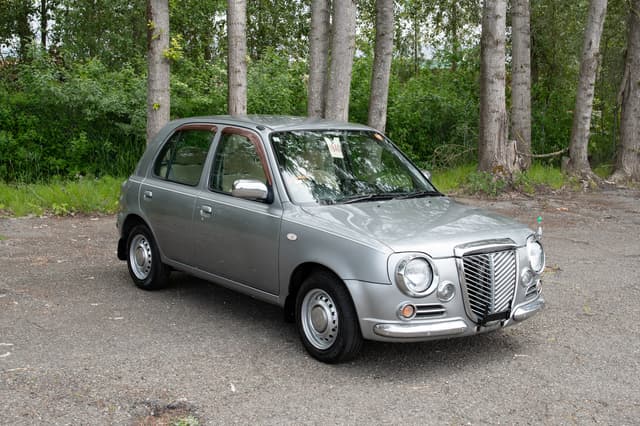 2001 Nissan March JDM car for sale — photo 3 of 11