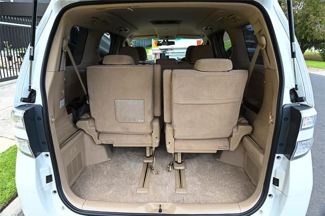 2009 Toyota Alphard JDM car for sale — photo 11 of 25