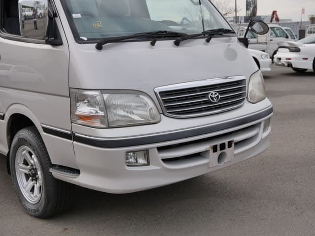 2001 Toyota HiAce JDM car for sale — photo 11 of 25