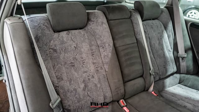 2001 Toyota Crown JDM car for sale — photo 20 of 25