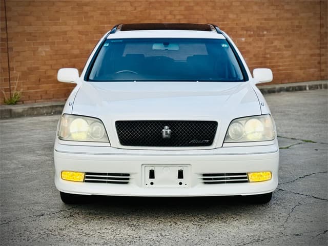2003 Toyota Crown JDM car for sale — photo 2 of 25