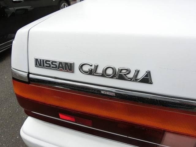 1988 Nissan Gloria JDM car for sale — photo 7 of 25