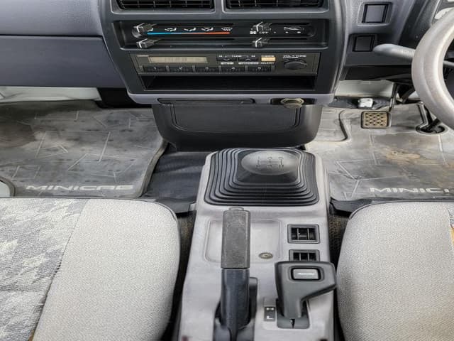 1995 Mitsubishi Minicab JDM car for sale — photo 8 of 19