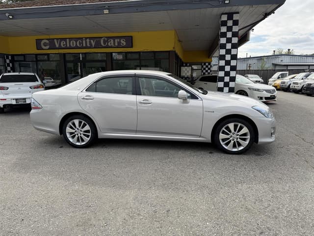 2008 Toyota Crown JDM car for sale — photo 8 of 16