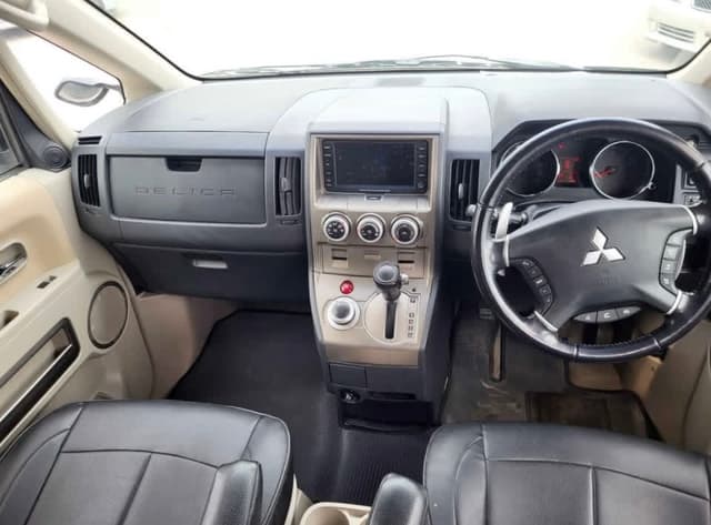 2007 Mitsubishi Delica JDM car for sale — photo 8 of 15