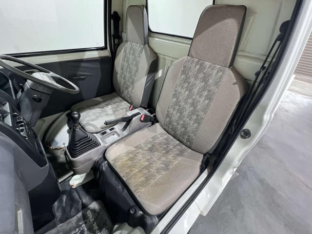 1996 Mitsubishi Minicab JDM car for sale — photo 10 of 23