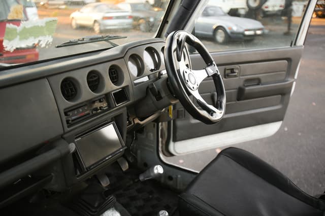1998 Suzuki Jimny JDM car for sale — photo 3 of 25
