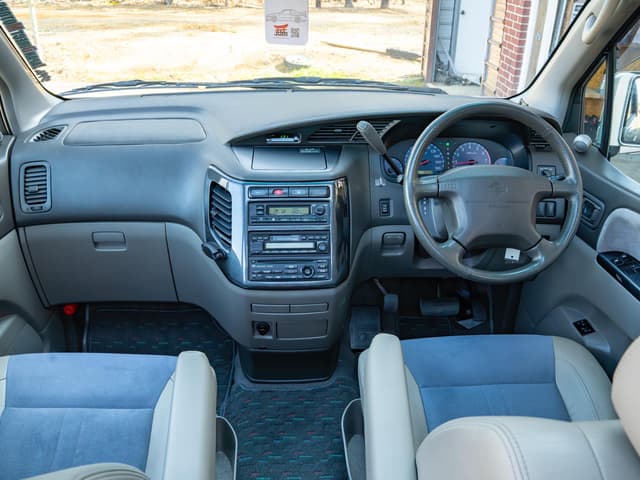 1998 Nissan Elgrand JDM car for sale — photo 15 of 25
