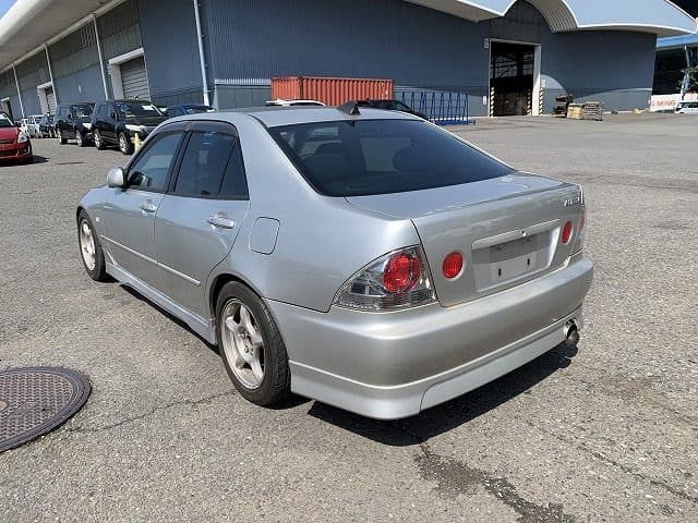 1999 Toyota Altezza JDM car for sale — photo 4 of 12