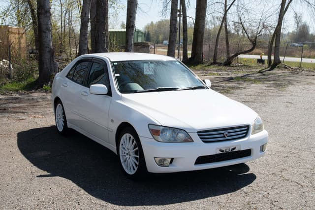 2001 Toyota Altezza JDM car for sale — photo 9 of 16