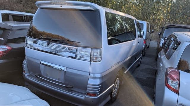 2000 Nissan Elgrand JDM car for sale — photo 3 of 12
