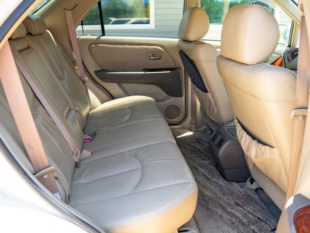 2001 Toyota Harrier JDM car for sale — photo 14 of 16