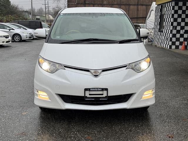 2006 Toyota Estima JDM car for sale — photo 2 of 18