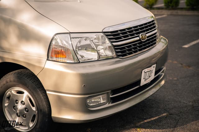 2001 Toyota Granvia JDM car for sale — photo 20 of 25