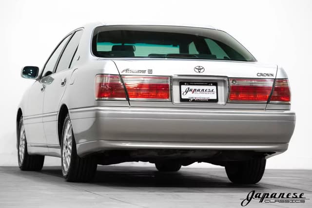 1998 Toyota Crown JDM car for sale — photo 6 of 25