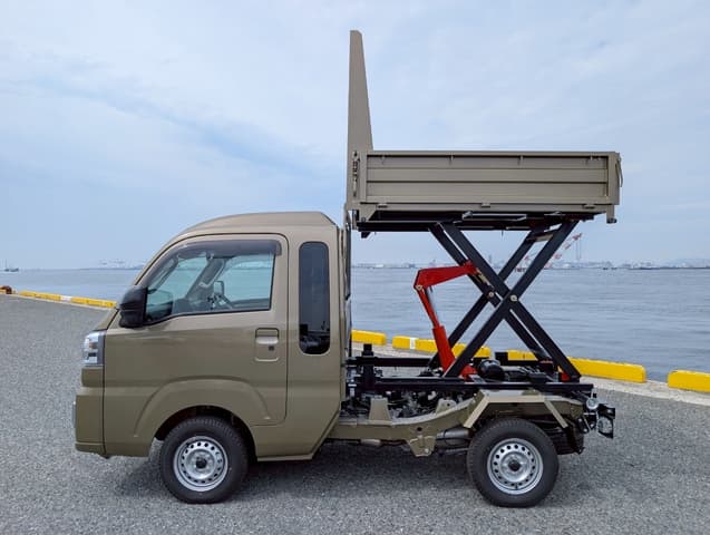 Daihatsu Hijet JDM car for sale — photo 3 of 3