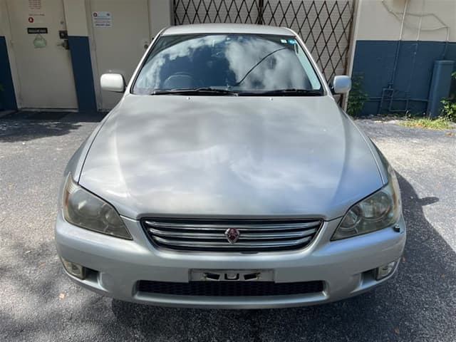 1998 Toyota Altezza JDM car for sale — photo 2 of 17