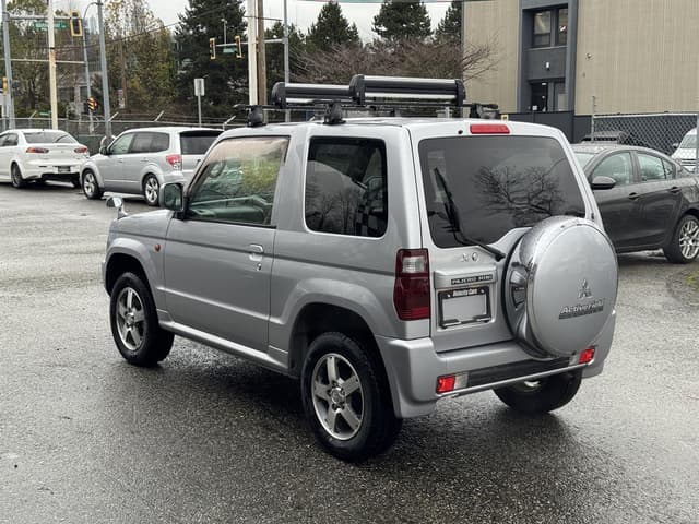 2006 Mitsubishi Pajero Mini JDM car for sale — photo 5 of 20