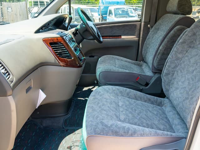 1999 Nissan Elgrand JDM car for sale — photo 13 of 18