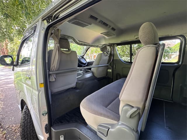 2007 Toyota HiAce JDM car for sale — photo 24 of 25