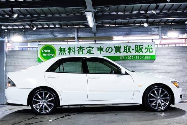 2002 Toyota Altezza JDM car for sale — photo 7 of 24