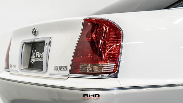 2000 Toyota Crown JDM car for sale — photo 10 of 25