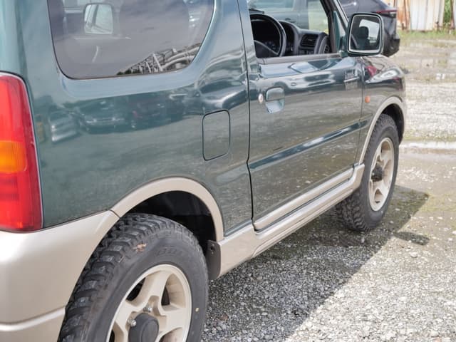 2001 Suzuki Jimny JDM car for sale — photo 17 of 25