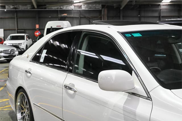 2007 Toyota Crown JDM car for sale — photo 3 of 25