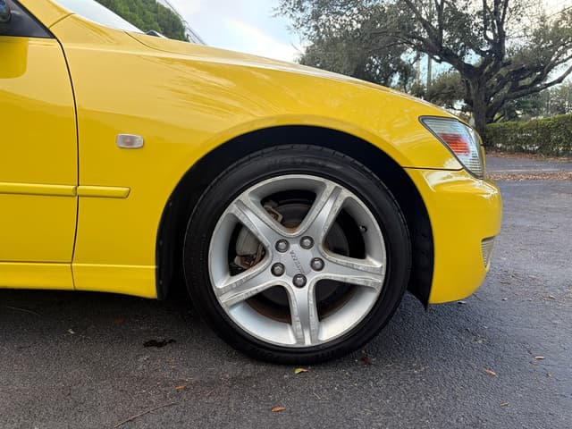 1998 Toyota Altezza JDM car for sale — photo 9 of 16