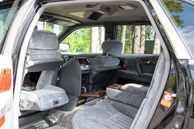 2001 Nissan President JDM car for sale — photo 8 of 15