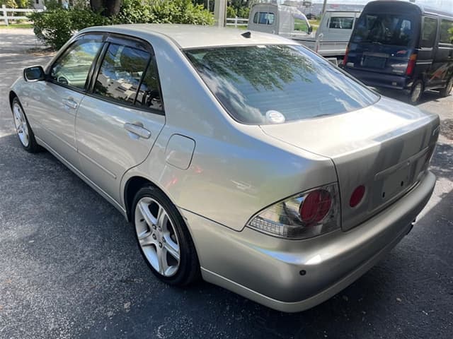 1998 Toyota Altezza JDM car for sale — photo 5 of 17