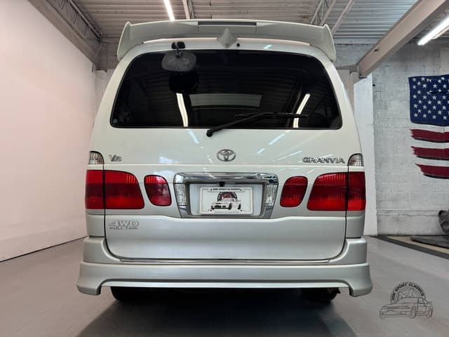 1999 Toyota Granvia JDM car for sale — photo 19 of 25