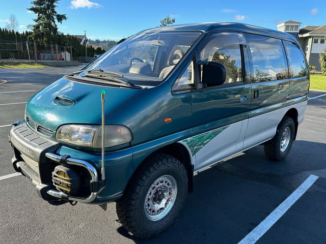 1995 Mitsubishi Delica JDM car for sale — photo 5 of 10