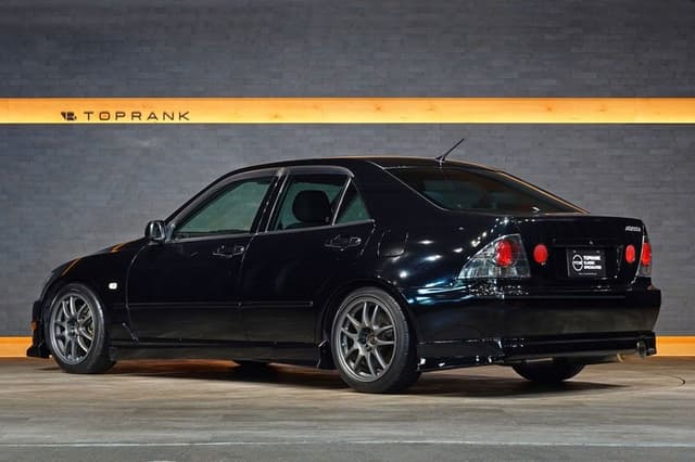 2002 Toyota Altezza JDM car for sale — photo 5 of 25
