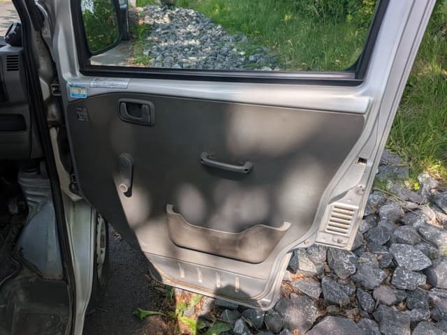 2001 Mitsubishi Minicab JDM car for sale — photo 10 of 23