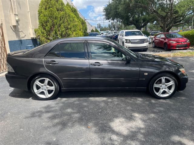 1999 Toyota Altezza JDM car for sale — photo 8 of 17