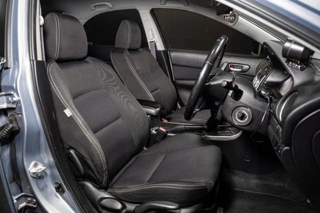 2005 Mazda Atenza JDM car for sale — photo 18 of 20