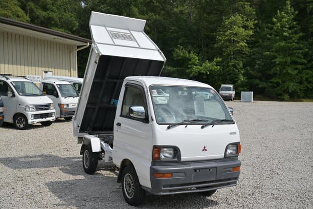 1997 Mitsubishi Minicab JDM car for sale — photo 2 of 2