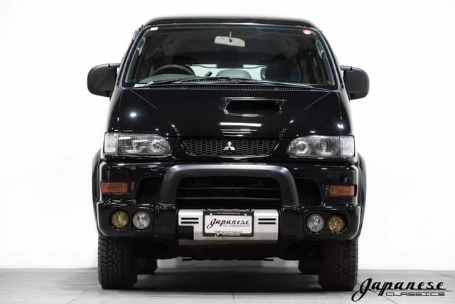 1998 Mitsubishi Delica JDM car for sale — photo 2 of 25